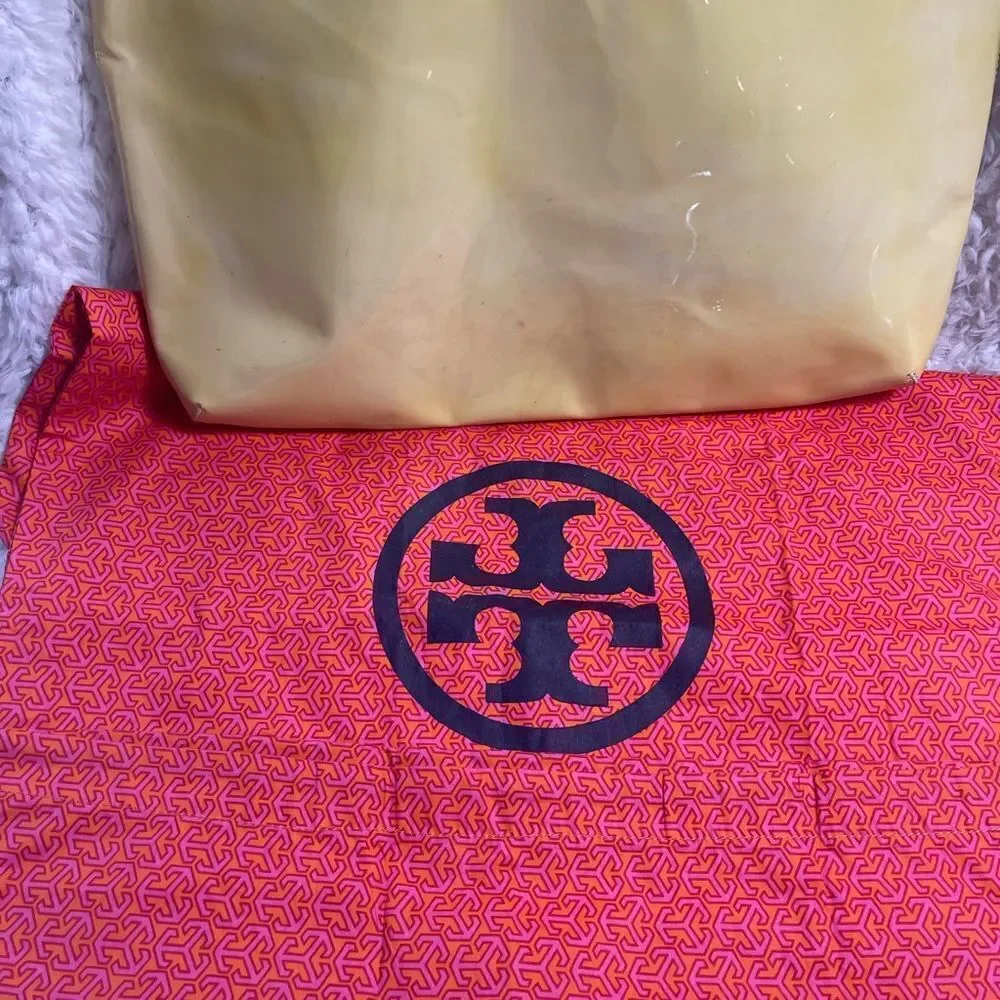Authenticated Tory Burch leather patent yellow Large tote with dust bag